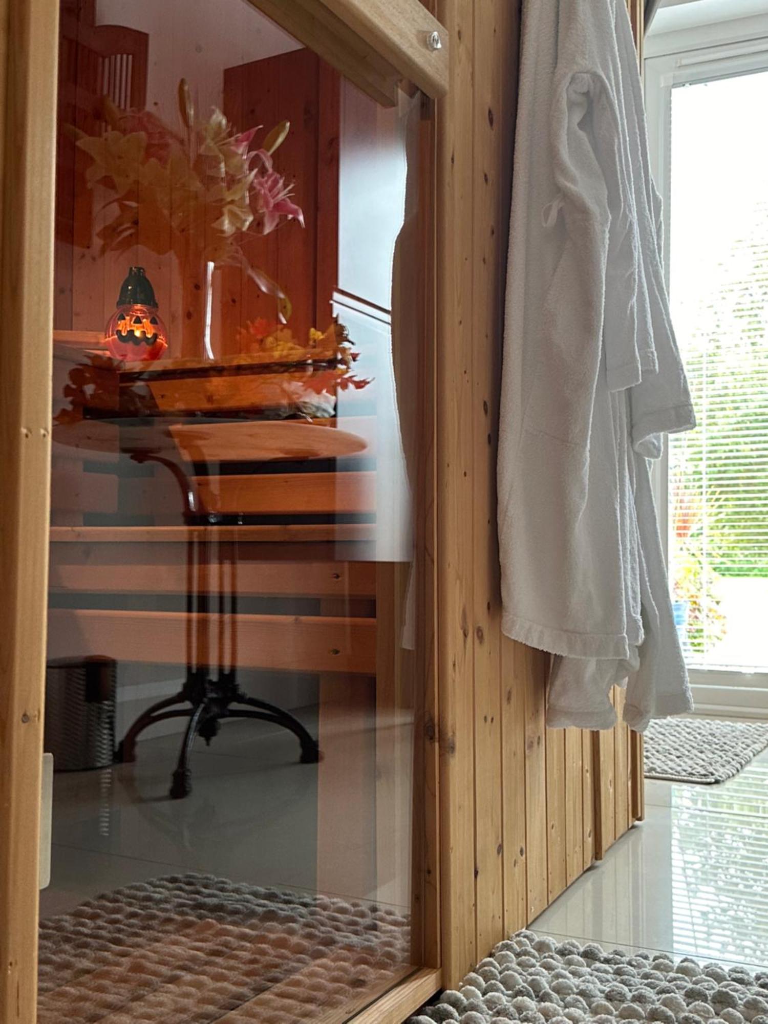 Forest Path Luxury Studio Apartment With Large Bedroom Bathroom And Sauna Sleeps Up To 4 Ballynahinch Exteriör bild